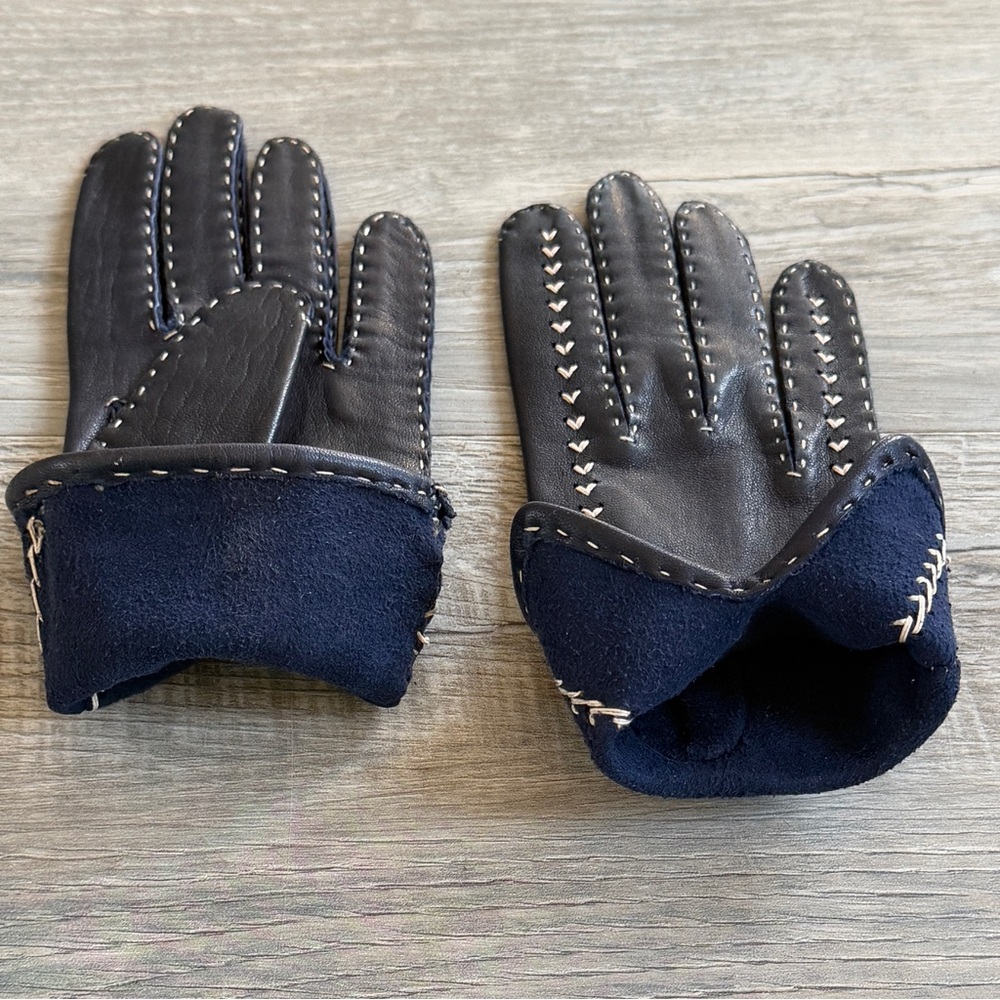 Vintage Leather Whipstitched Driving Gloves in Navy (size XS) - Picture 4 of 11